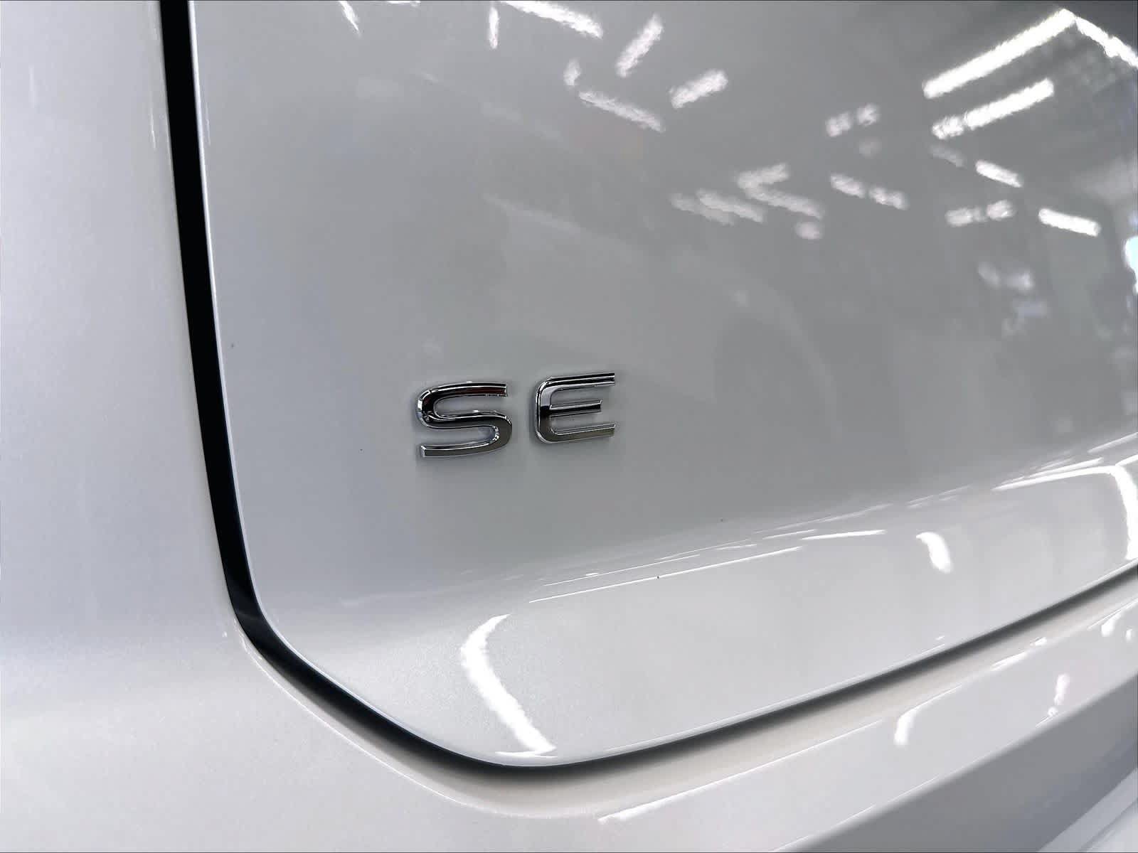 New 2026 Volkswagen Atlas Cross Sport SE AWD/4WD image 8