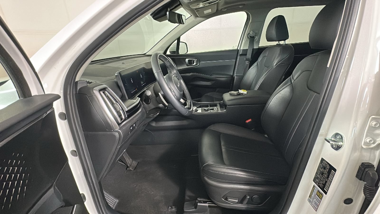 Used 2025 Kia Sorento EX w/ EX Panoramic Sunroof Package AWD/4WD image 13