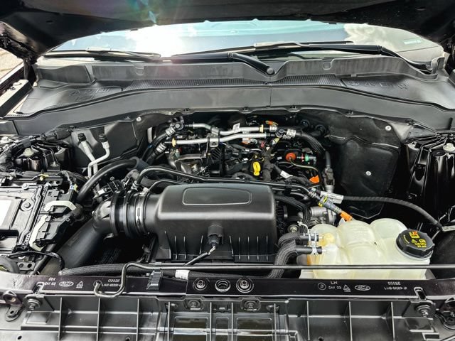 Used 2022 Ford Explorer XLT AWD/4WD image 12
