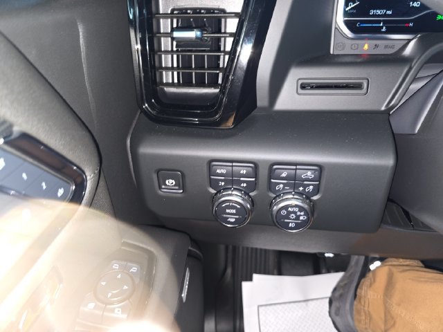 Certified 2024 GMC Sierra 1500 AT4 w/ AT4 Premium Package AWD/4WD image 20