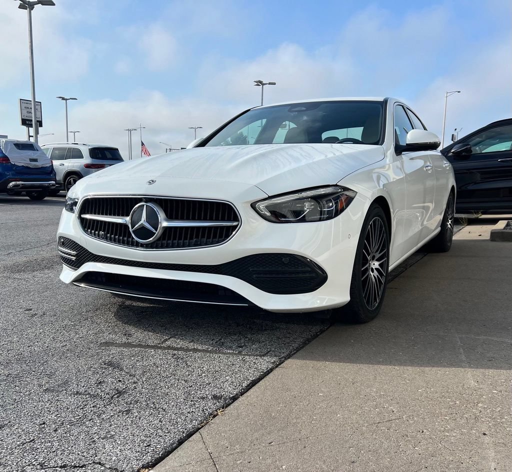 Used 2022 Mercedes-Benz C 300 4MATIC Sedan image 4
