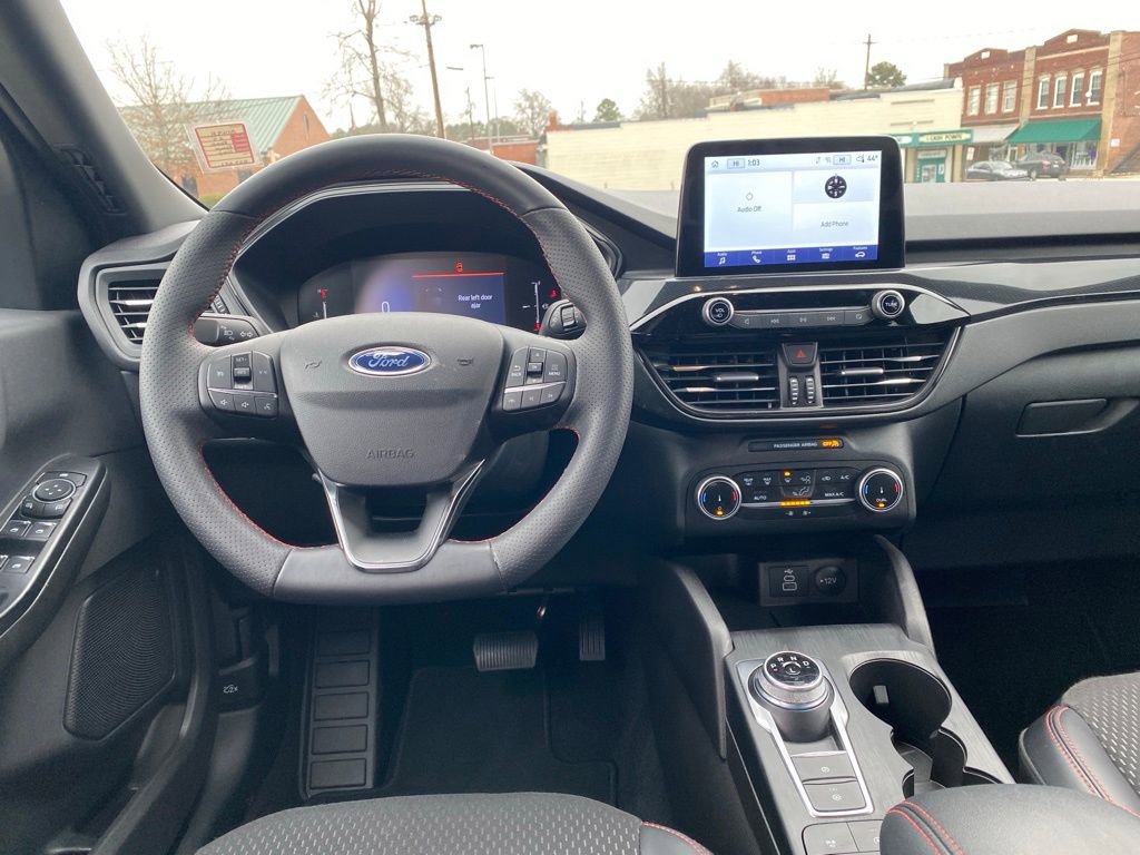 Used 2025 Ford Escape ST-Line image 14
