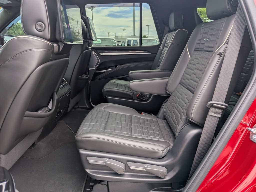 Used 2025 Cadillac Escalade V AWD/4WD image 12