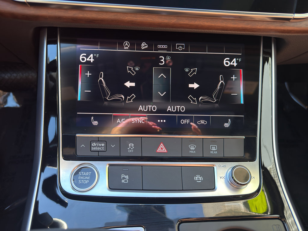 Used 2025 Audi Q7 Premium w/ Convenience Package image 24