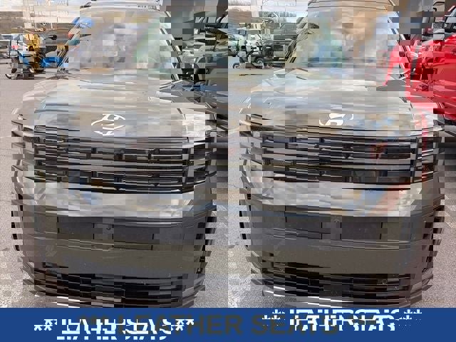 Used 2024 Hyundai Santa Fe Limited image 3