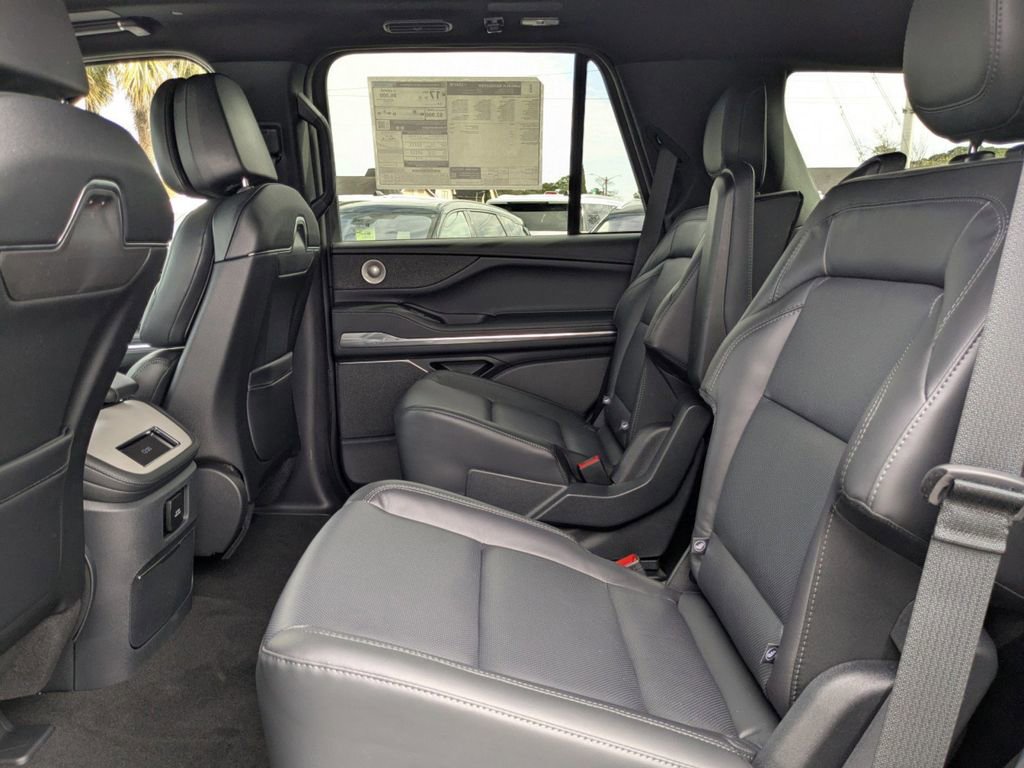 New 2026 Lincoln Navigator Reserve w/ Jet Appearance Package image 15