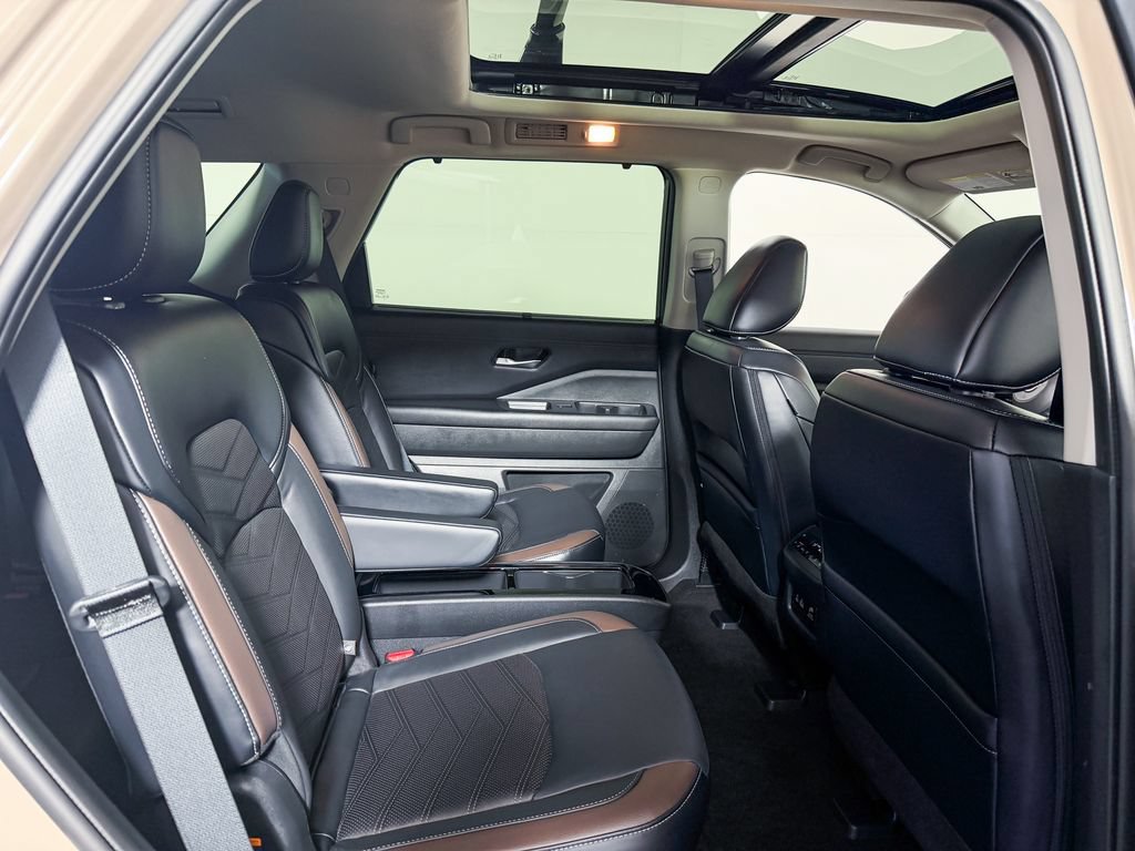 Certified 2023 Nissan Pathfinder Platinum AWD/4WD image 37