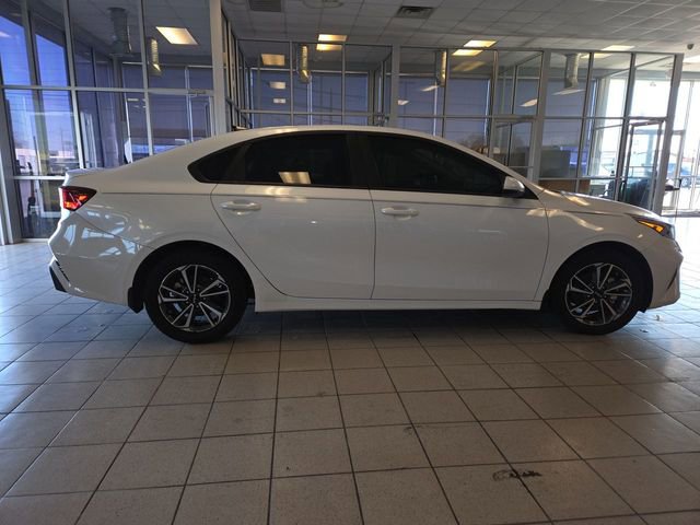 Used 2023 Kia Forte LXS FWD image 9