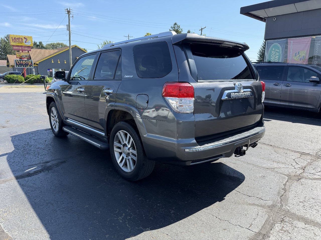 Used 2011 Toyota 4Runner Limited AWD/4WD image 4
