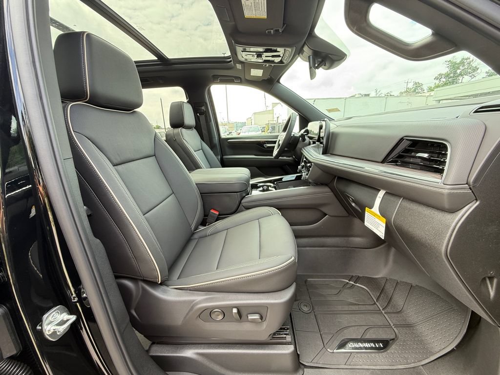 New 2026 Chevrolet Suburban Premier w/ Sun And Tow Package AWD/4WD image 28