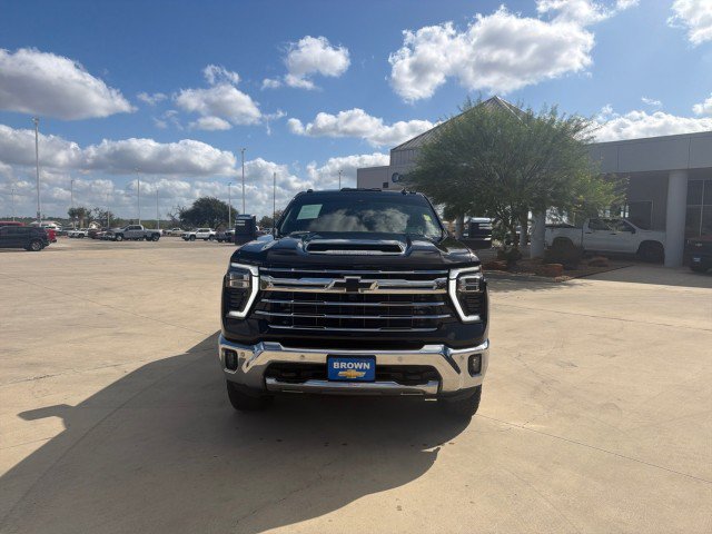 Used 2024 Chevrolet Silverado 2500 LTZ w/ LTZ Texas Edition AWD/4WD image 2