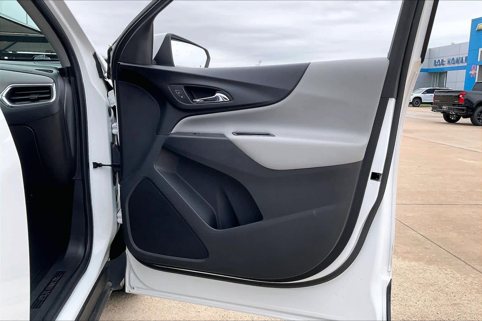 Used 2018 Chevrolet Equinox LT FWD image 22