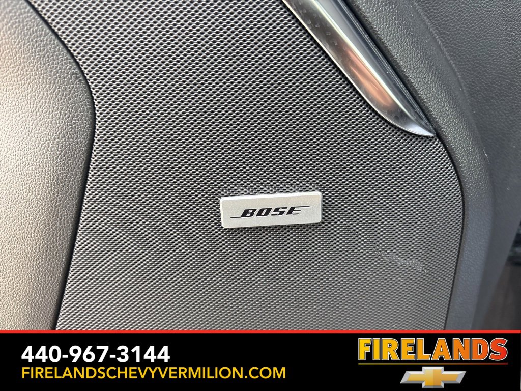 Used 2025 Chevrolet Suburban High Country image 2