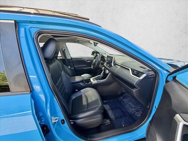 Certified 2021 Toyota RAV4 XLE Premium AWD/4WD image 17
