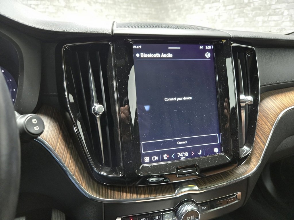 Used 2022 Volvo XC60 B5 Inscription w/ Advanced Package image 21