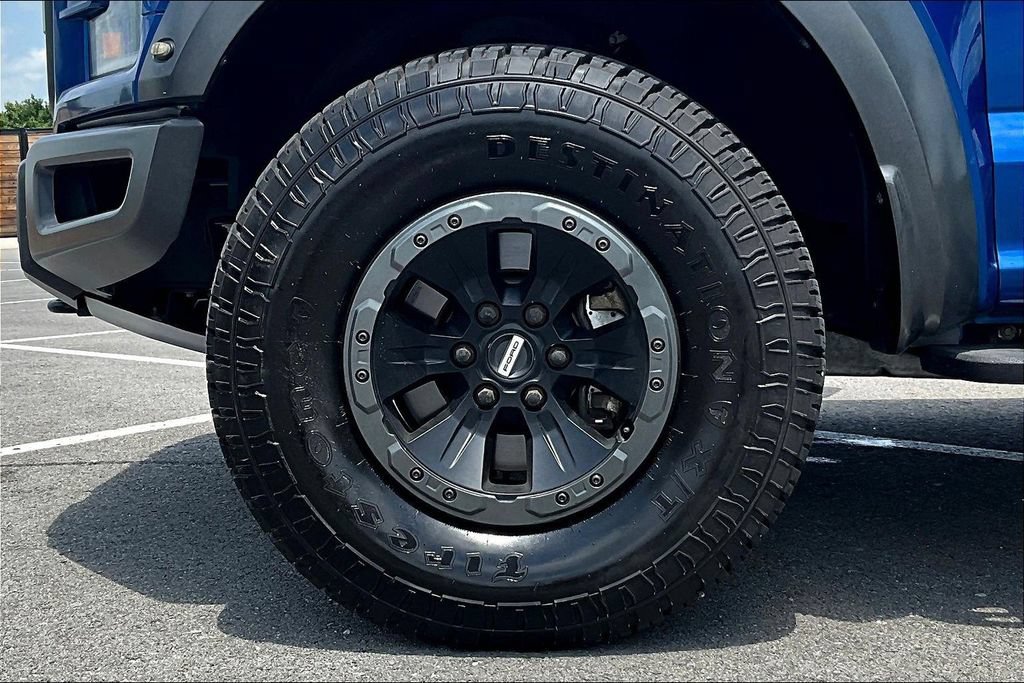Used 2017 Ford F150 Raptor w/ Equipment Group 802A Luxury AWD/4WD image 8