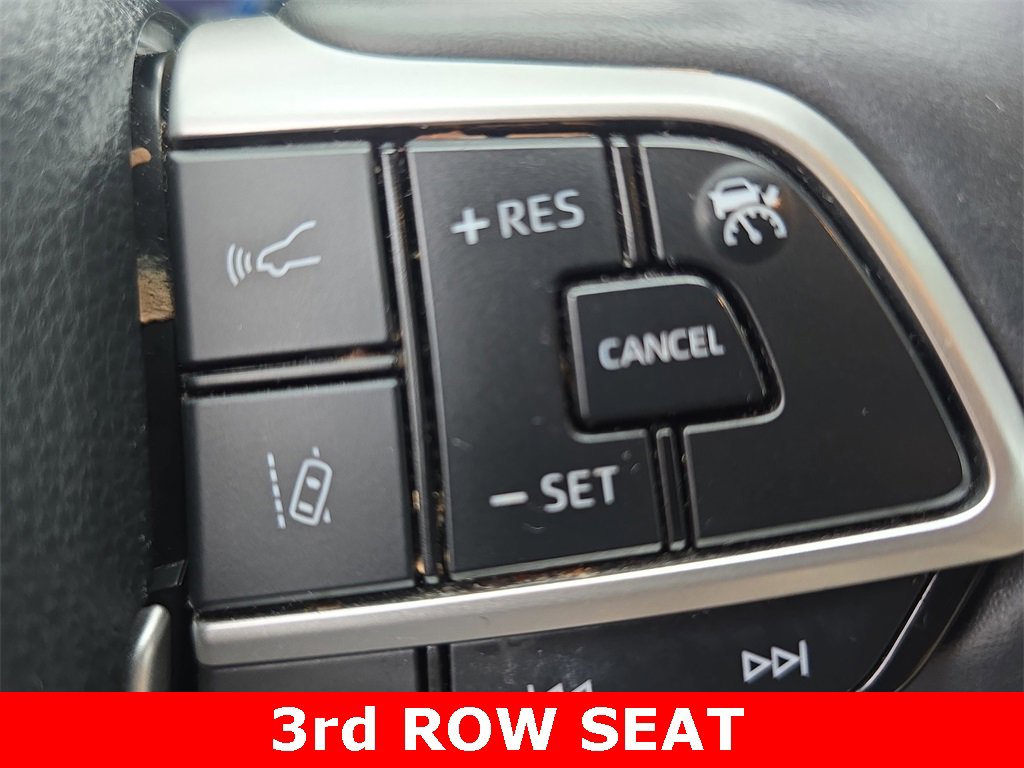 Used 2024 Toyota Highlander Limited image 19