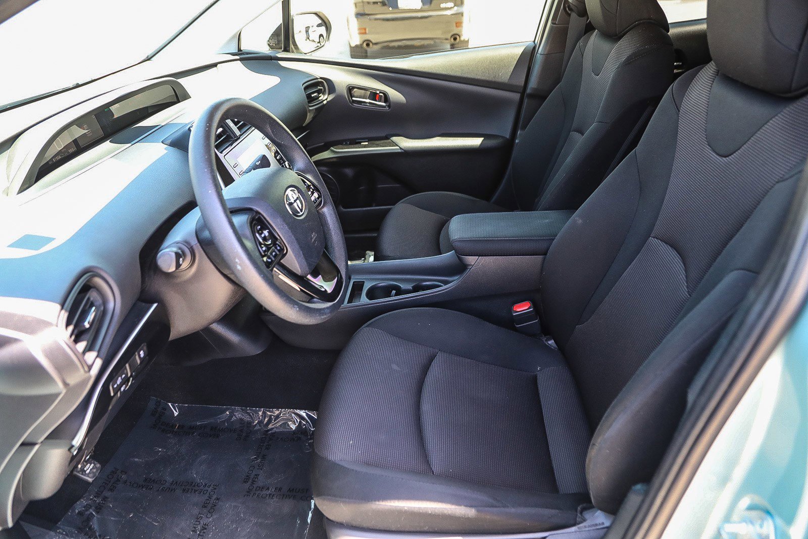 Used 2021 Toyota Prius L Eco FWD image 17