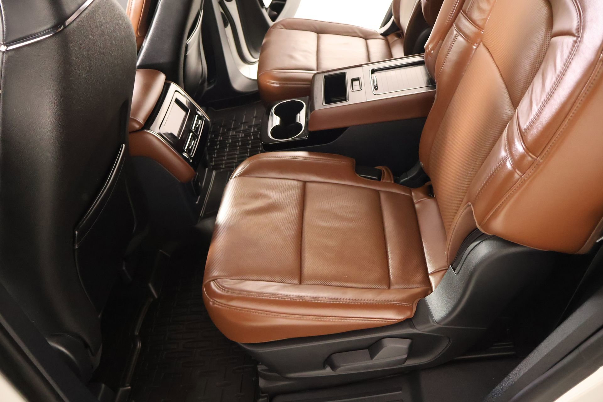 Used 2025 Lincoln Aviator Reserve w/ Equipment Group 201A AWD/4WD image 13