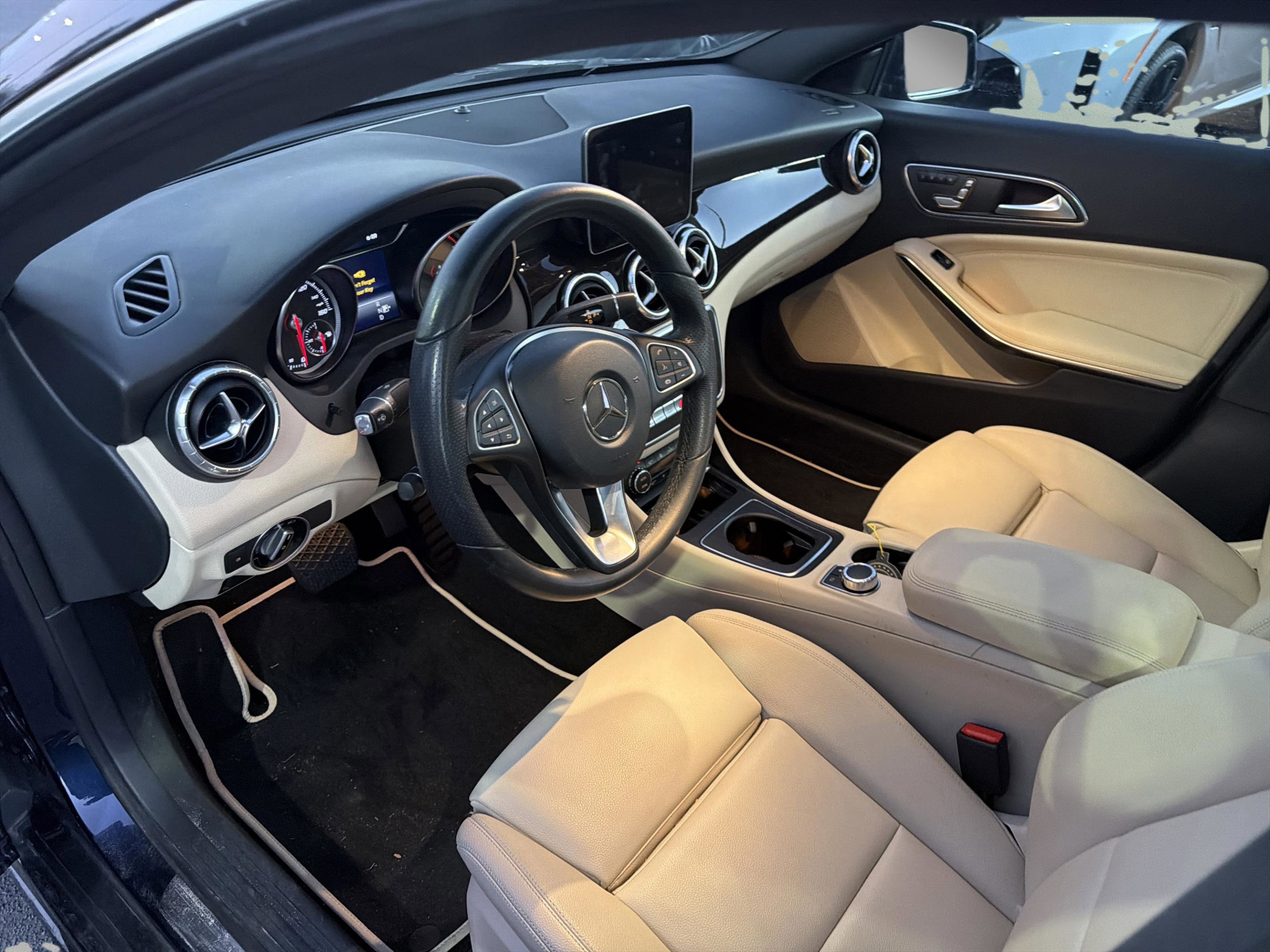 Used 2018 Mercedes-Benz CLA 250 image 16