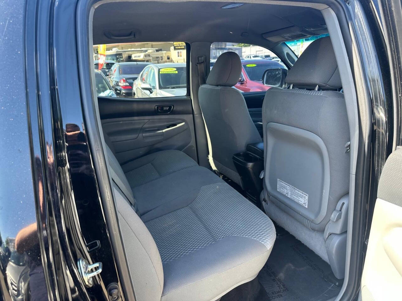 Used 2015 Toyota Tacoma PreRunner w/ SR5 Package RWD image 17