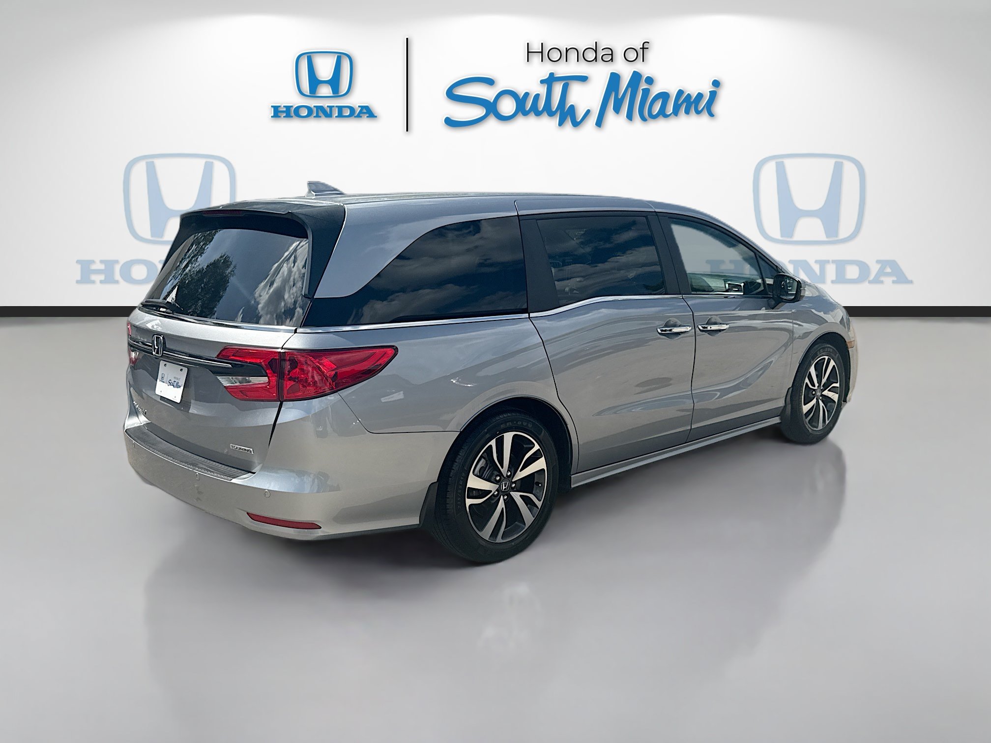 Certified 2024 Honda Odyssey Touring image 7