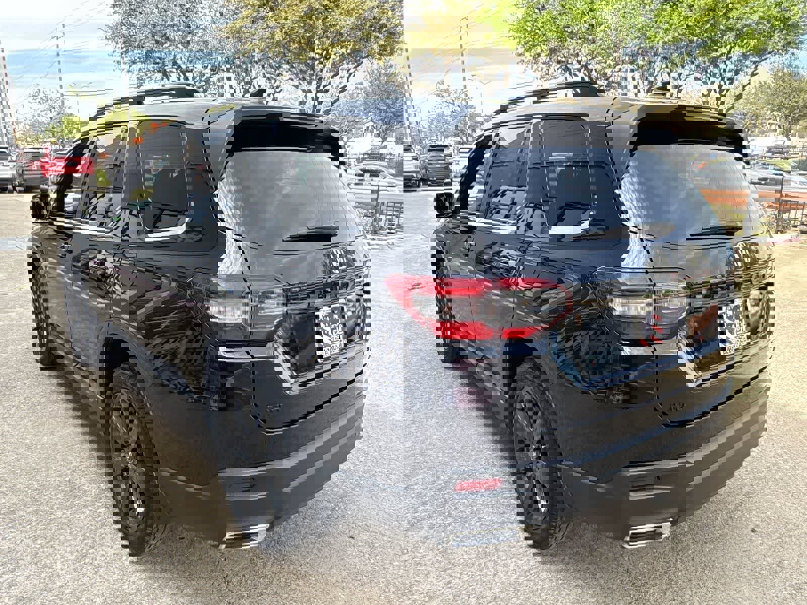 Used 2023 Honda Pilot Sport image 12