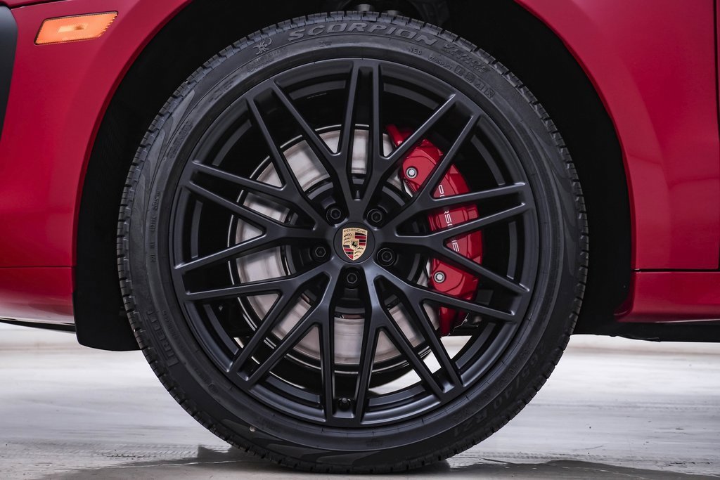 New 2026 Porsche Macan GTS image 13