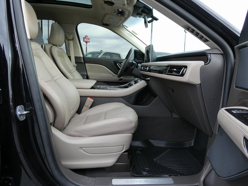 Used 2024 Lincoln Aviator Reserve w/ Equipment Group 201A AWD/4WD image 13