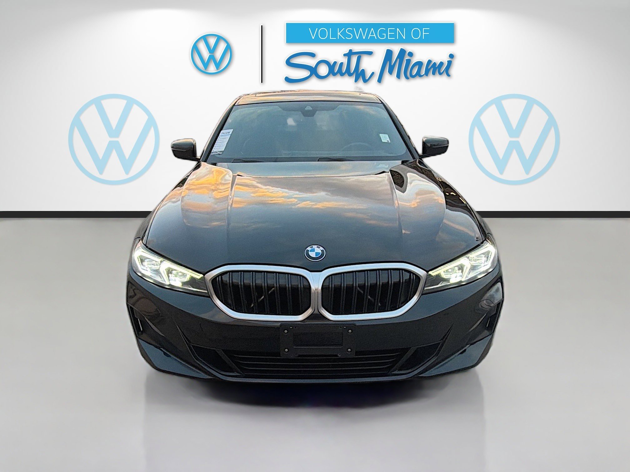 Used 2023 BMW 330i xDrive Sedan w/ Premium Package image 2