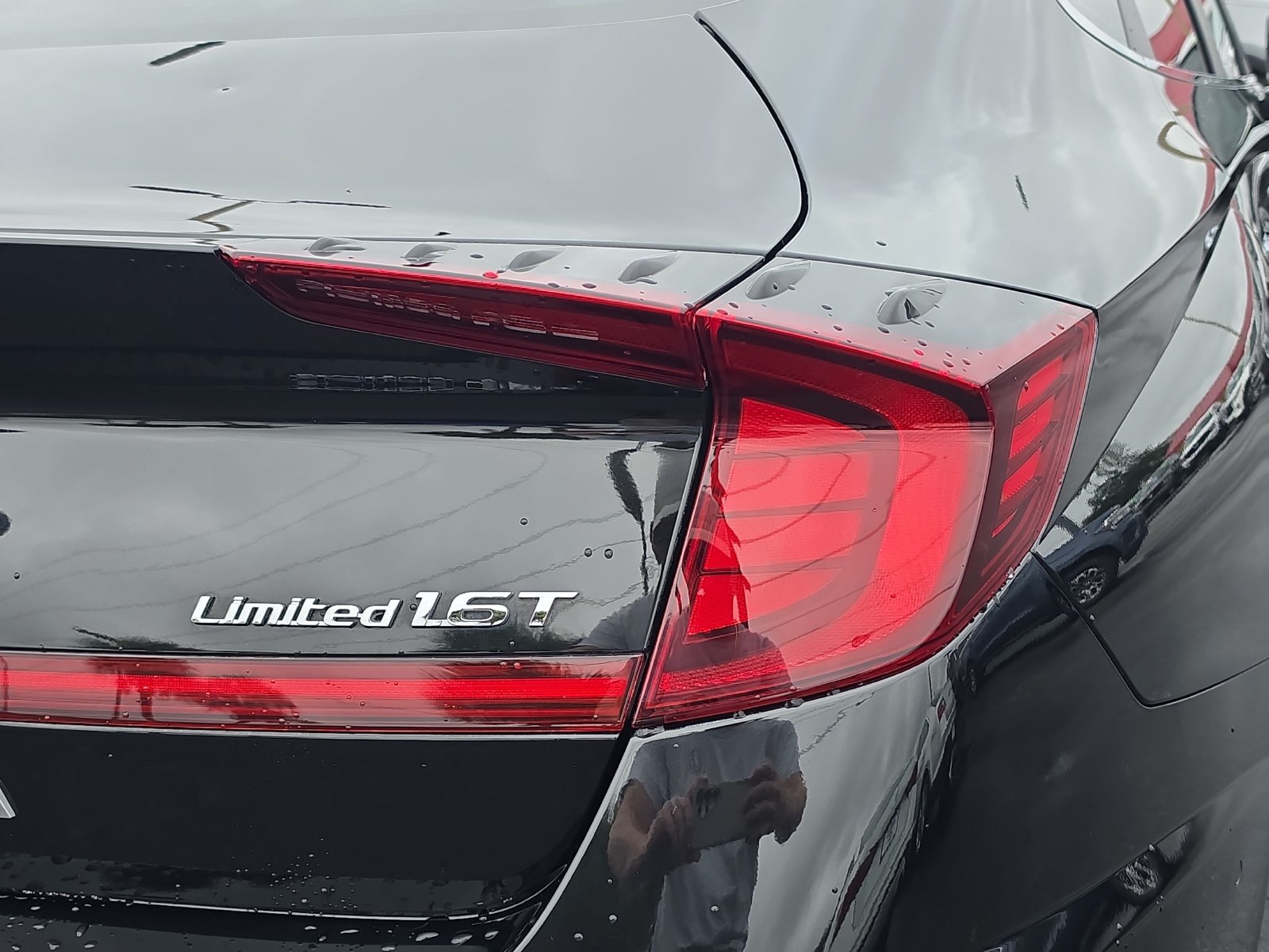 Used 2022 Hyundai Sonata Limited w/ Cargo Package FWD image 7