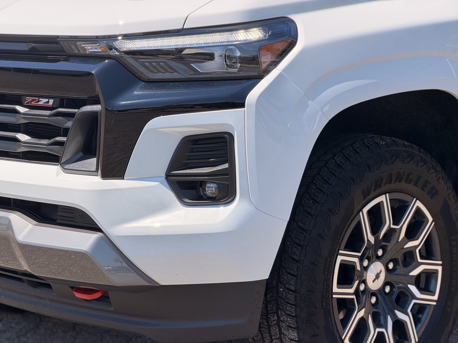 Used 2026 Chevrolet Colorado Z71 w/ Technology Package AWD/4WD image 8