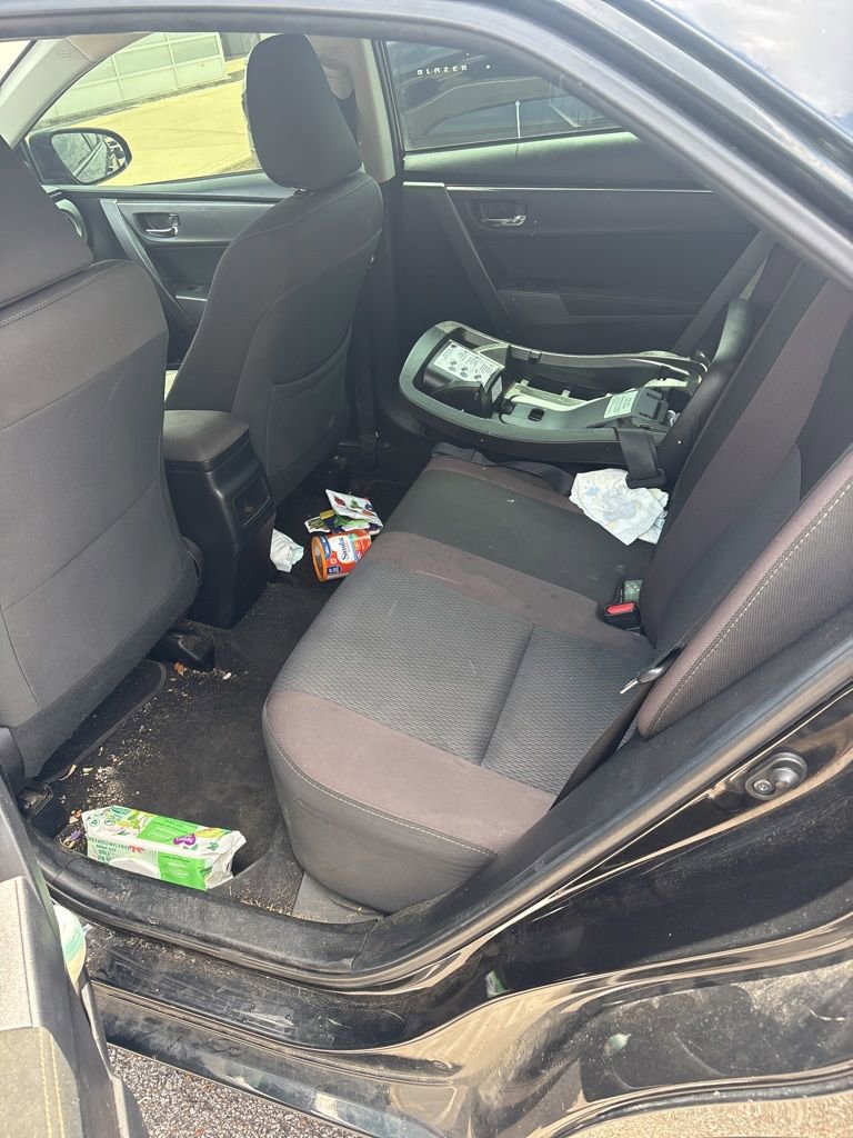 Used 2018 Toyota Corolla LE FWD image 10