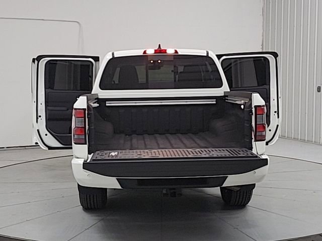 Used 2025 Nissan Frontier SV w/ SV Convenience Package image 14