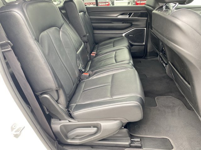 Used 2023 Jeep Wagoneer Series III w/ Preferred Equipment Group image 30