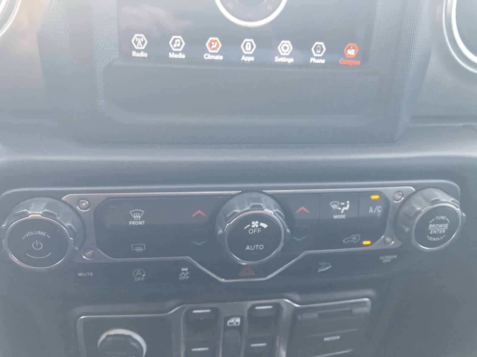 Used 2020 Jeep Wrangler Unlimited Sahara AWD/4WD image 26