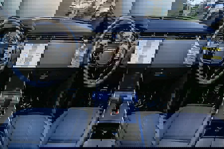 New 2026 Land Rover Range Rover Velar Dynamic SE image 12