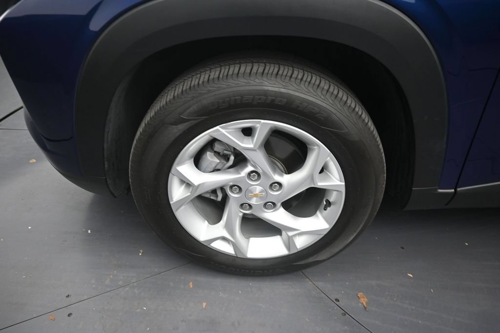 Used 2024 Chevrolet Trax LS w/ LS Convenience Package FWD image 9