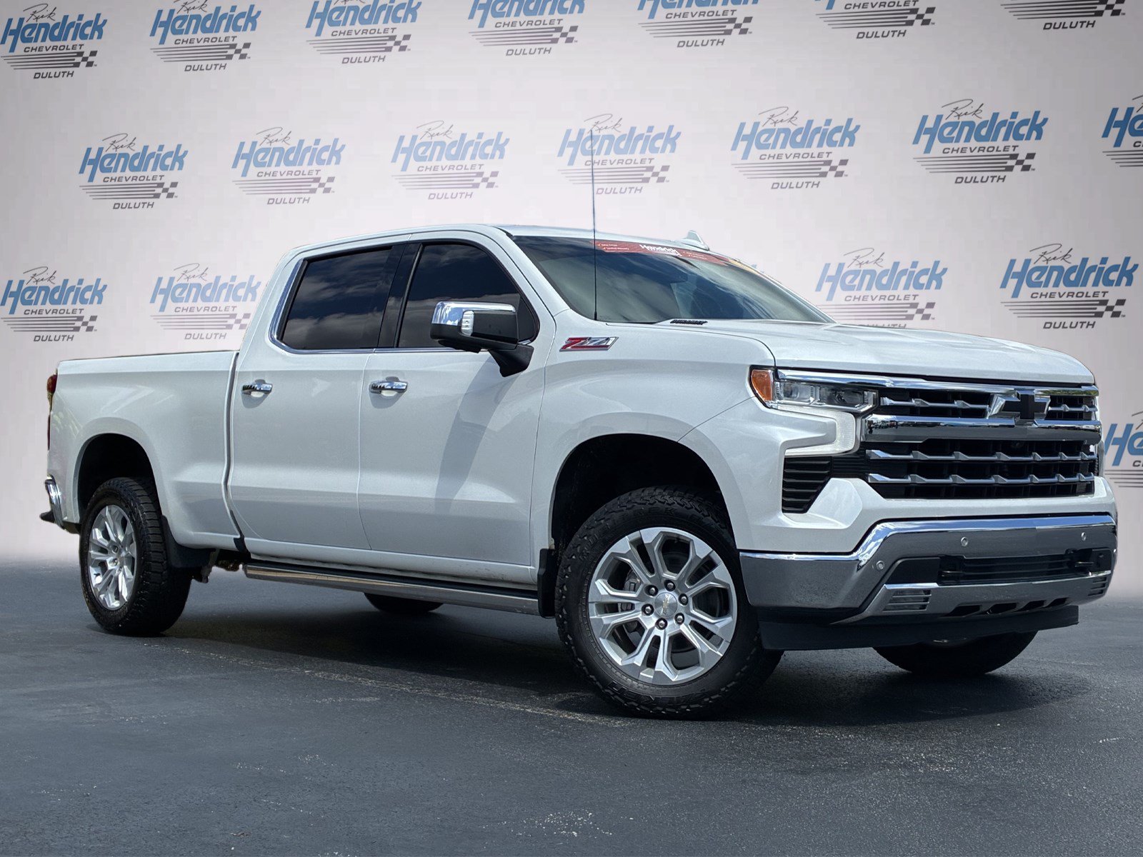 Used 2022 Chevrolet Silverado 1500 LTZ w/ LTZ Premium Package AWD/4WD image 2