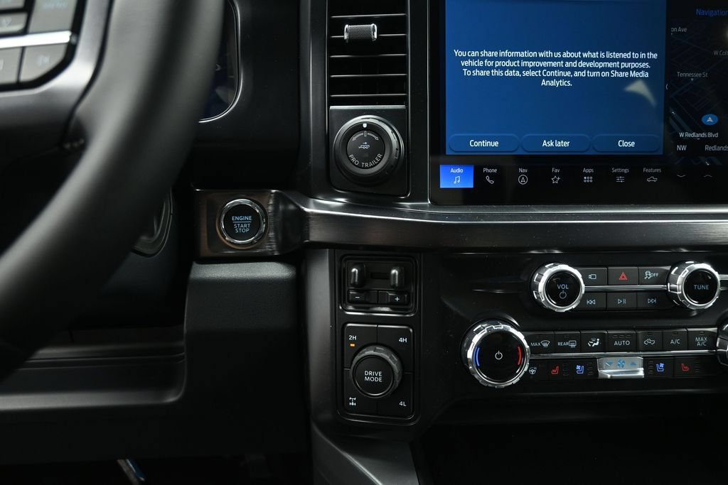 New 2026 Ford F250 Lariat w/ Black Appearance Package AWD/4WD image 16