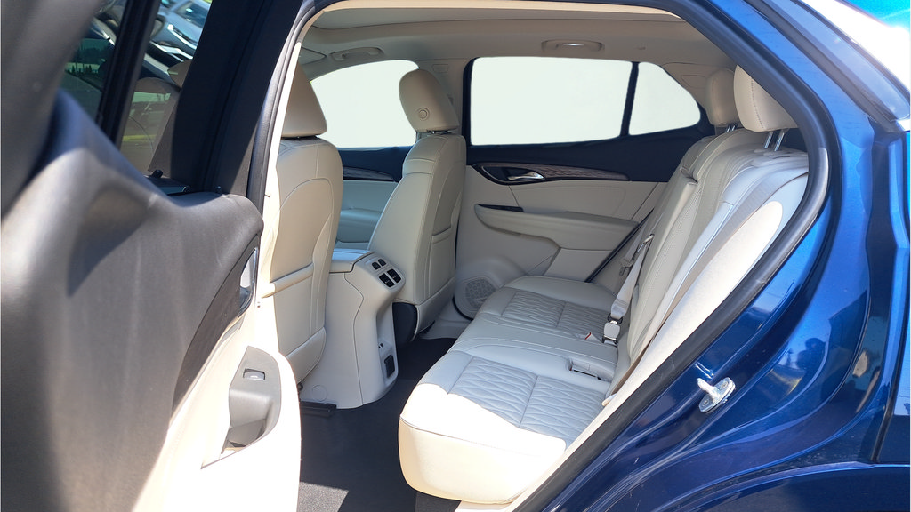 Used 2023 Buick Envision Avenir FWD image 12