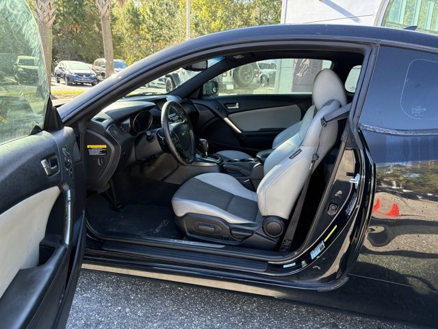 Used 2014 Hyundai Genesis 2.0T image 12