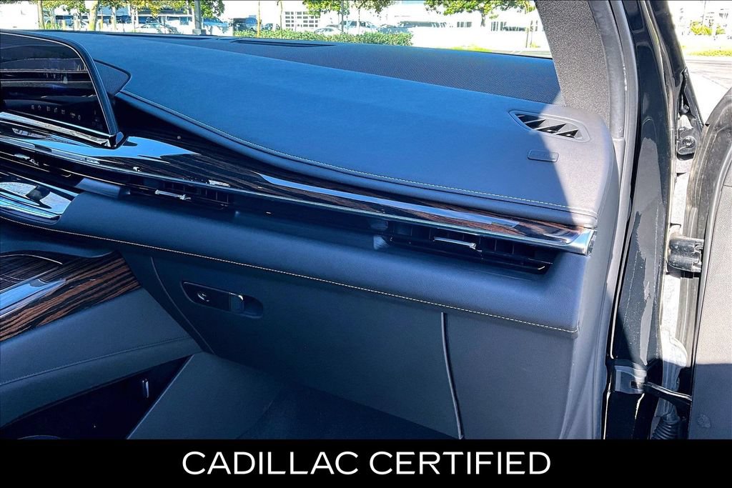Used 2022 Cadillac Escalade Luxury RWD image 17