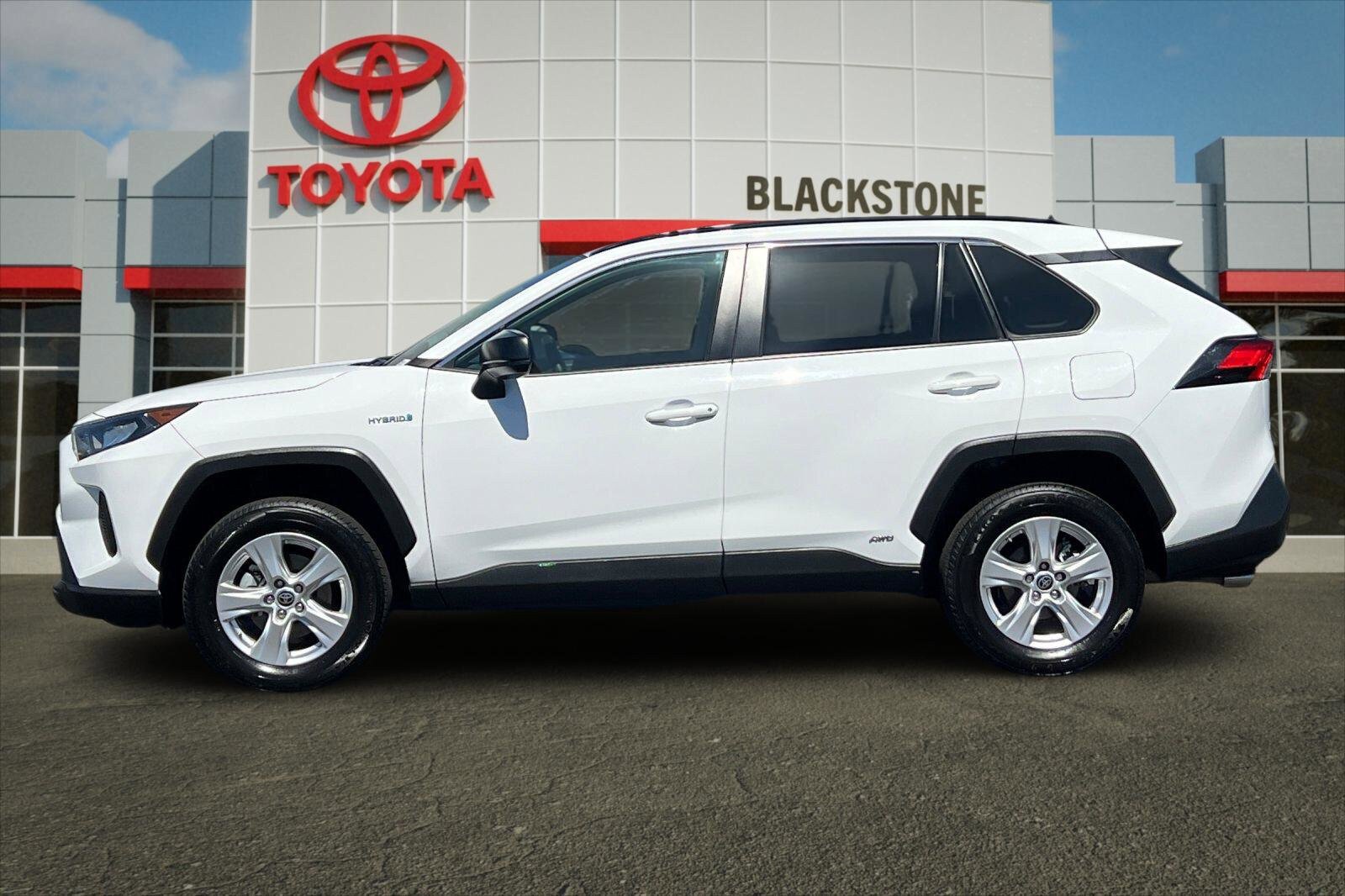 Certified 2021 Toyota RAV4 LE AWD/4WD image 6