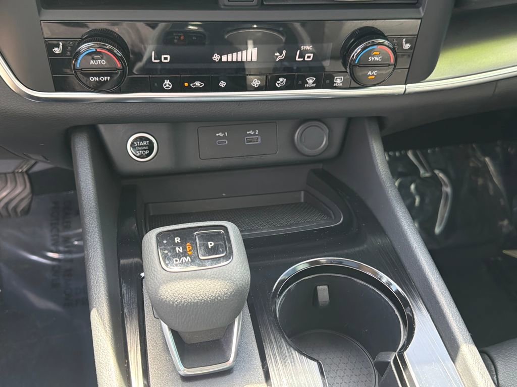 Used 2023 Nissan Rogue SV w/ SV Premium B Package image 29