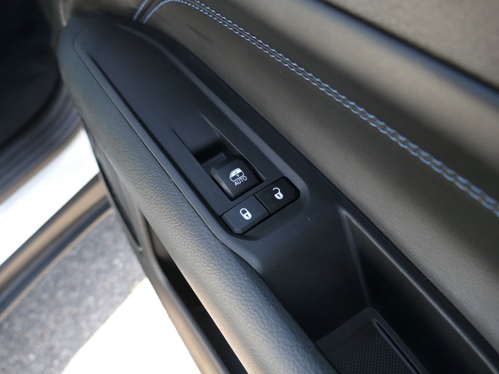 Used 2025 Jeep Compass Latitude w/ Convenience Group image 23