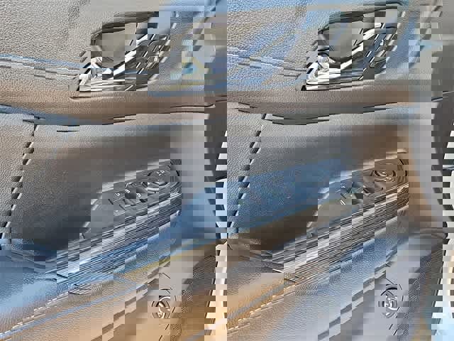 Certified 2020 GMC Acadia SLT image 30