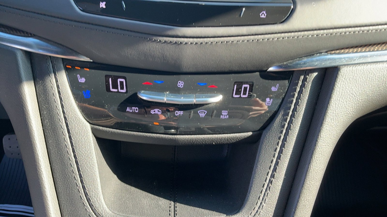 Used 2024 Cadillac XT5 Premium Luxury w/ Platinum Package FWD image 37