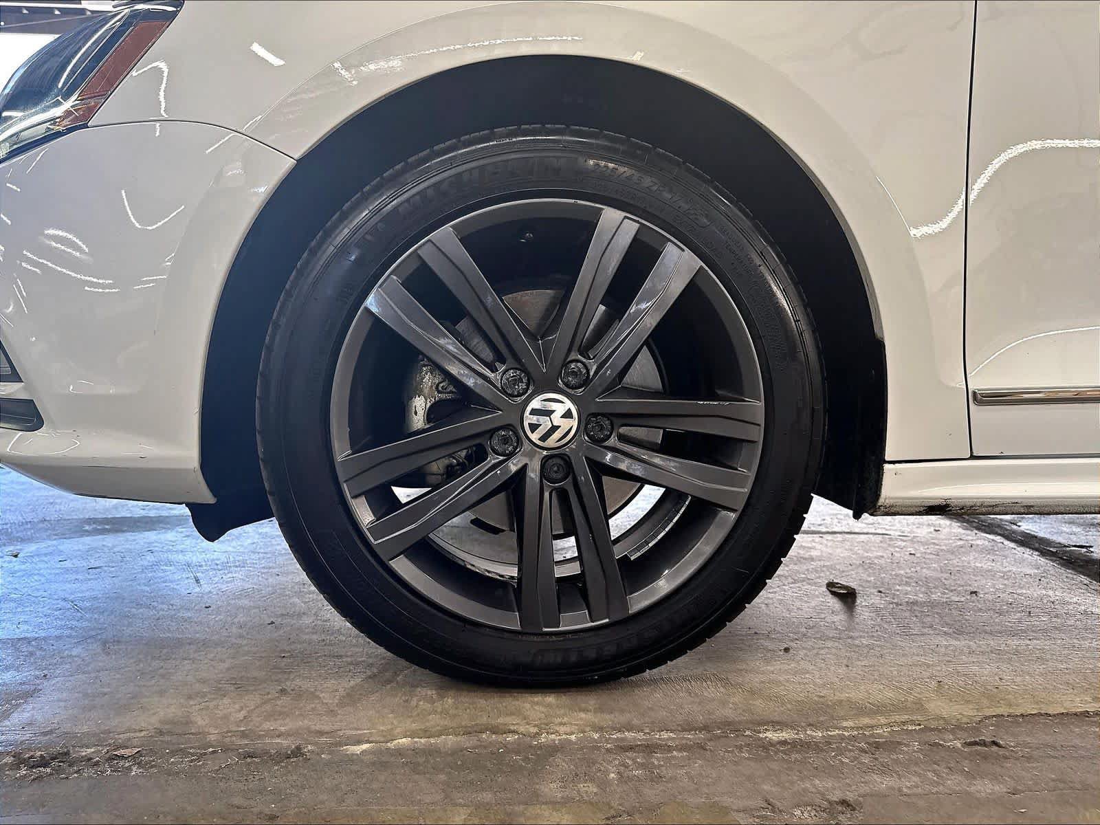 Used 2018 Volkswagen Jetta SEL FWD image 36