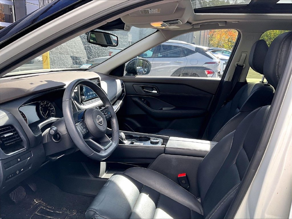 Used 2023 Nissan Rogue SL AWD/4WD image 7